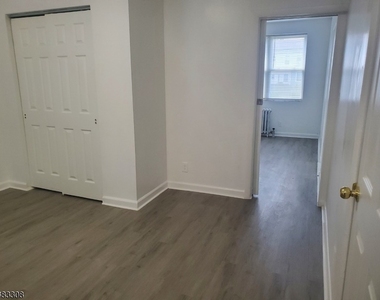 269 Willow Ave - Photo Thumbnail 11
