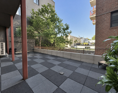 393 Meeker Avenue - Photo Thumbnail 12