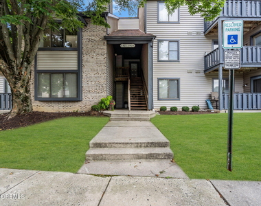 4403 Aberdeen Drive - Photo Thumbnail 10