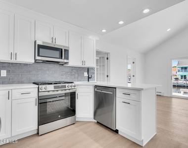 90 Spinnaker Court - Photo Thumbnail 5