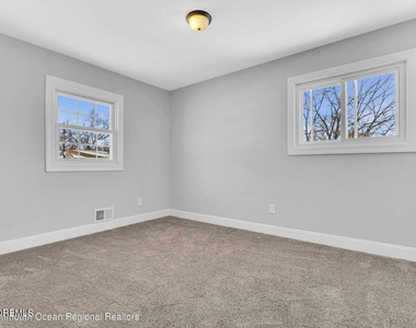 27 Oak Leaf Lane - Photo Thumbnail 10