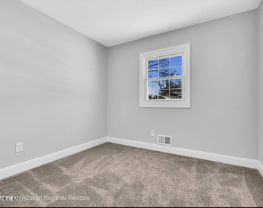 27 Oak Leaf Lane - Photo Thumbnail 11