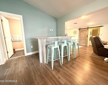 63 Lawrence Drive - Photo Thumbnail 10