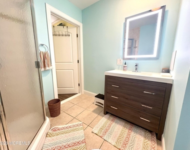 63 Lawrence Drive - Photo Thumbnail 18