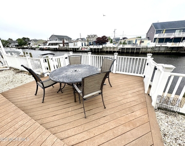 63 Lawrence Drive - Photo Thumbnail 22
