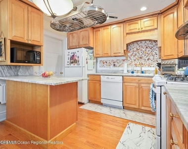 220 Marine Place - Photo Thumbnail 16