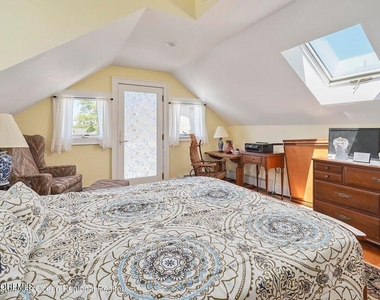 220 Marine Place - Photo Thumbnail 28