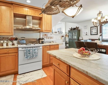 220 Marine Place - Photo Thumbnail 17
