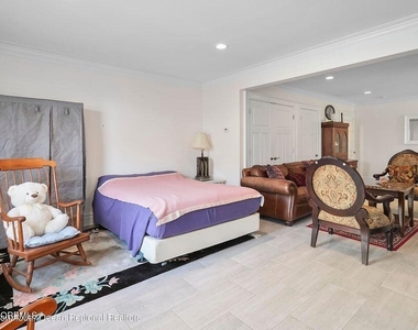 220 Marine Place - Photo Thumbnail 9