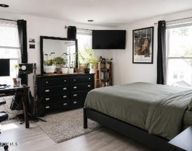 1016 5th Avenue - Photo Thumbnail 7