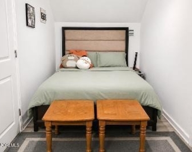 1016 5th Avenue - Photo Thumbnail 9