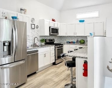 1016 5th Avenue - Photo Thumbnail 3