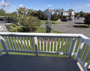 25 Meadow Avenue - Photo Thumbnail 14