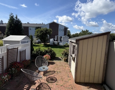 25 Meadow Avenue - Photo Thumbnail 15