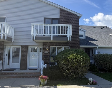 25 Meadow Avenue - Photo Thumbnail 19