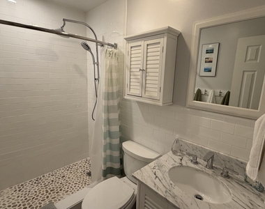 25 Meadow Avenue - Photo Thumbnail 10