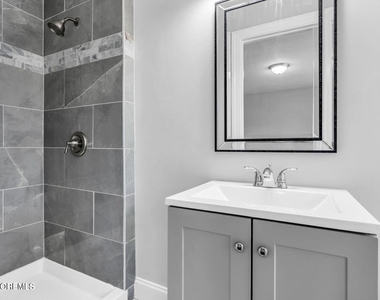 382 Dogwood Drive - Photo Thumbnail 14