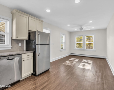 1411 3rd Avenue - Photo Thumbnail 13