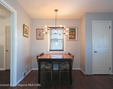18 Crestview Drive - Photo Thumbnail 10