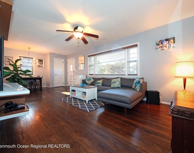 18 Crestview Drive - Photo Thumbnail 8