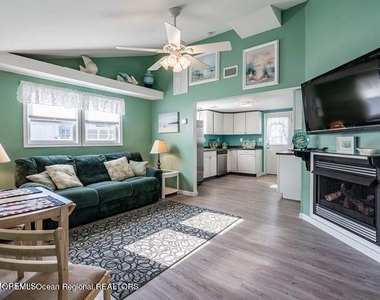 268 Fremont Avenue - Photo Thumbnail 2