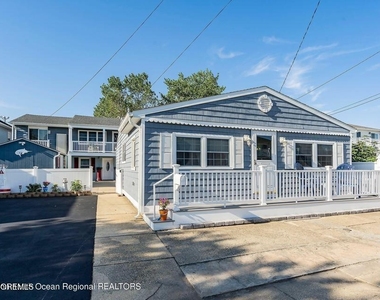 268 Fremont Avenue - Photo Thumbnail 1