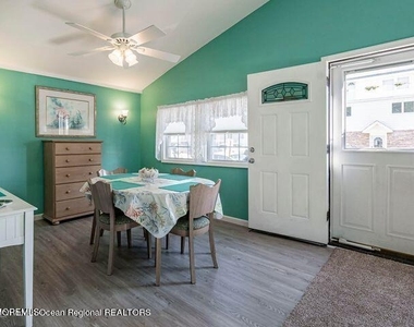 268 Fremont Avenue - Photo Thumbnail 5