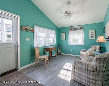 268 Fremont Avenue - Photo Thumbnail 3