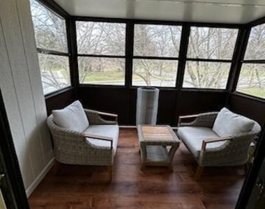 178 Amberly Drive - Photo Thumbnail 7
