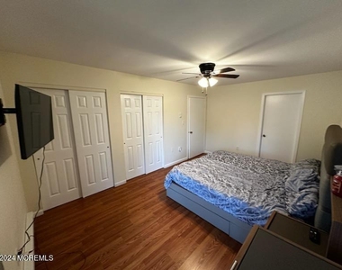 178 Amberly Drive - Photo Thumbnail 6