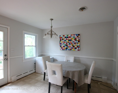 450 Redmond Avenue - Photo Thumbnail 6