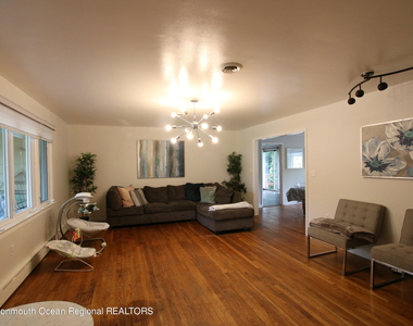 450 Redmond Avenue - Photo Thumbnail 2
