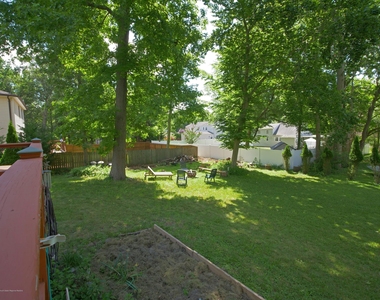 450 Redmond Avenue - Photo Thumbnail 13