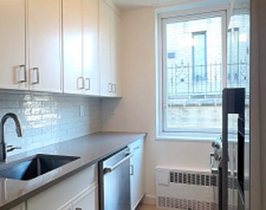 East 34 Street - Photo Thumbnail 2