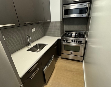 East 39th Street - Photo Thumbnail 2