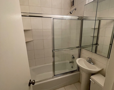 East 76 Street - Photo Thumbnail 11