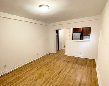 East 76 Street - Photo Thumbnail 2