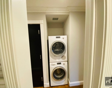 West 53 Street - Photo Thumbnail 4