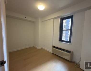 East 39th Street - Photo Thumbnail 7