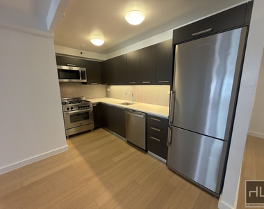 East 39th Street - Photo Thumbnail 2