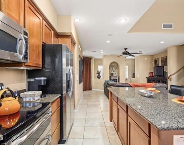 3935 E Rough Rider Road - Photo Thumbnail 7