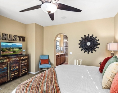 3935 E Rough Rider Road - Photo Thumbnail 9