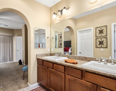 3935 E Rough Rider Road - Photo Thumbnail 11