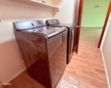 916 W Strahan Drive - Photo Thumbnail 20
