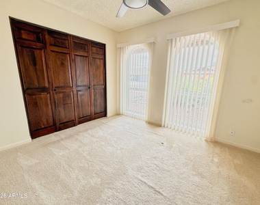 916 W Strahan Drive - Photo Thumbnail 13