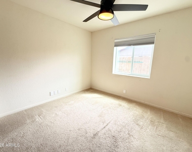 916 W Strahan Drive - Photo Thumbnail 17