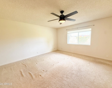 916 W Strahan Drive - Photo Thumbnail 9