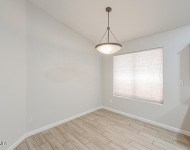 41740 W Sunland Drive - Photo Thumbnail 8