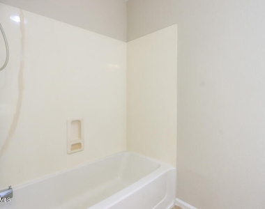 41740 W Sunland Drive - Photo Thumbnail 19