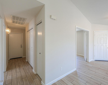 41740 W Sunland Drive - Photo Thumbnail 14
